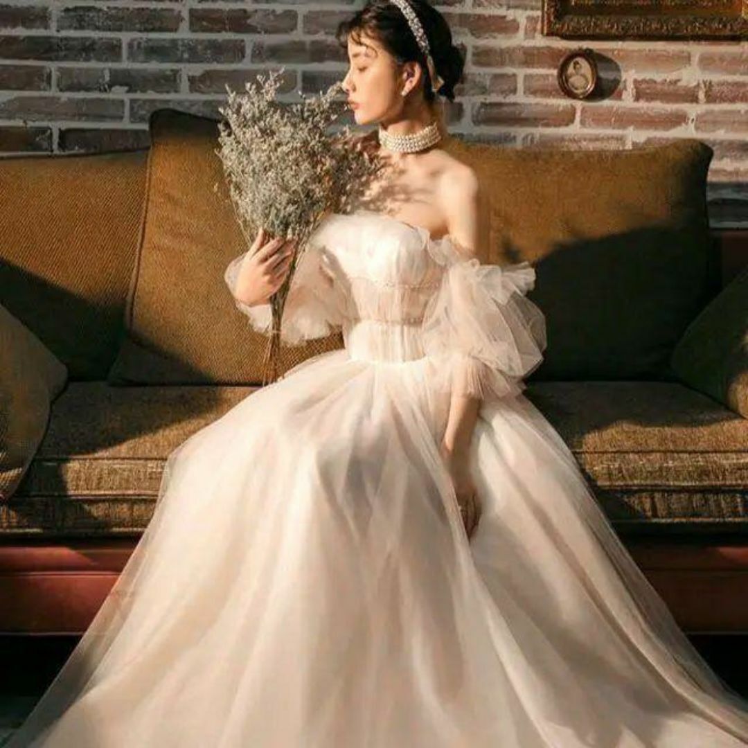 【SS2024 最新作】パフスリーブ56cm 付け袖 ウエディングドレス　結婚式 レディースのフォーマル/ドレス(ウェディングドレス)の商品写真