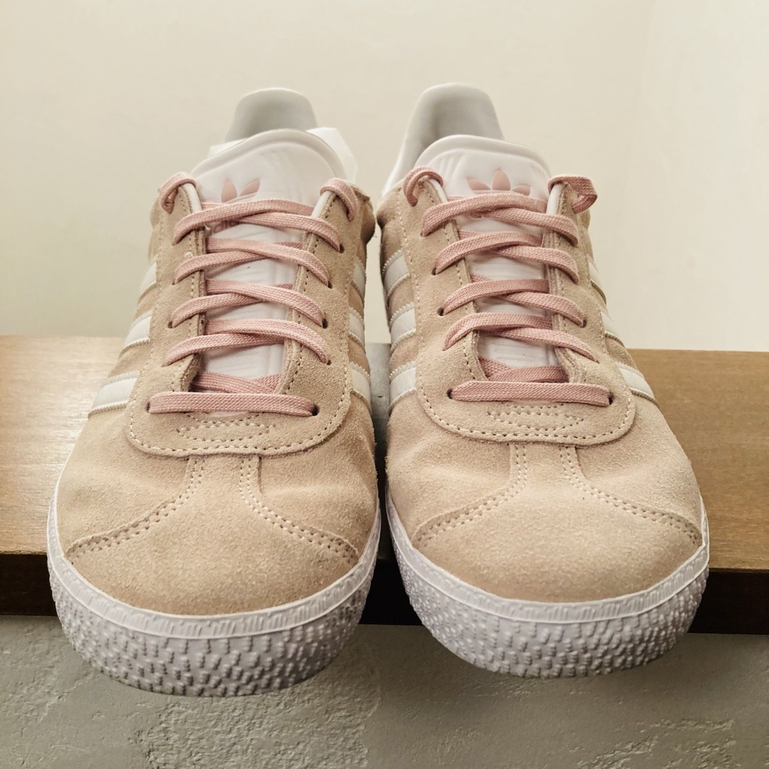 Originals（adidas）(オリジナルス)のアディダスオリジナルス GAZELLE J ガゼル BY9544 レディースの靴/シューズ(スニーカー)の商品写真