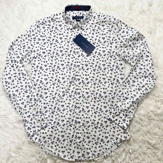 ザラ(ZARA)の【未使用】ZARA MAN 長袖シャツ　ホワイト　総柄　花柄　サイズM(シャツ)