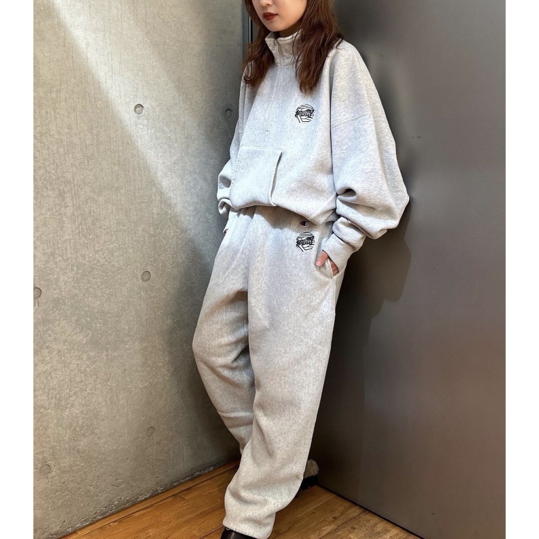 holiday(ホリデイ)のCHAMPION×JOURNAL STANDARD by HOLIDAY レディースのトップス(トレーナー/スウェット)の商品写真