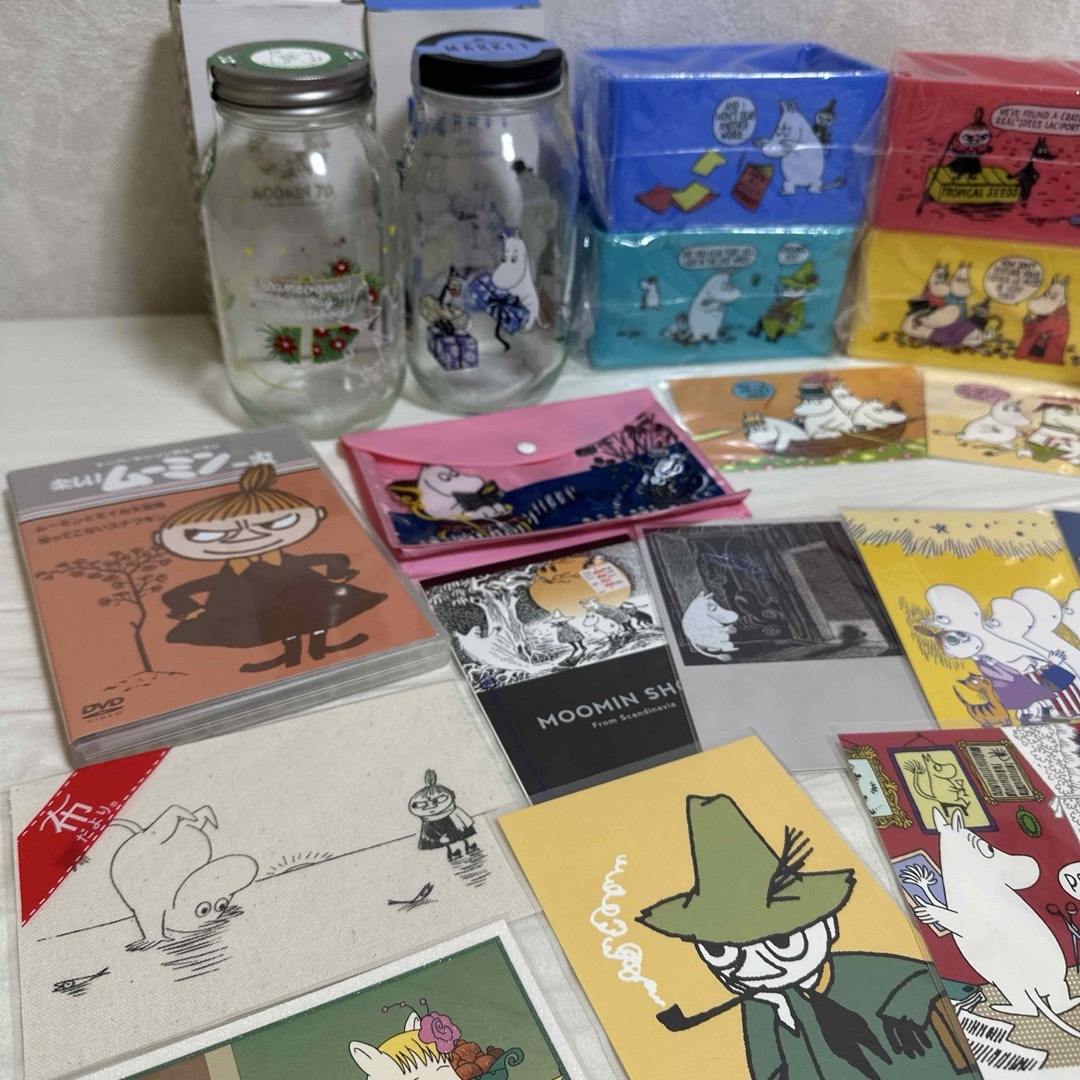 MOOMIN(ムーミン)のムーミン一家 ムーミン 瓶 カラーボックス ポストカード DVD エンタメ/ホビーのおもちゃ/ぬいぐるみ(キャラクターグッズ)の商品写真