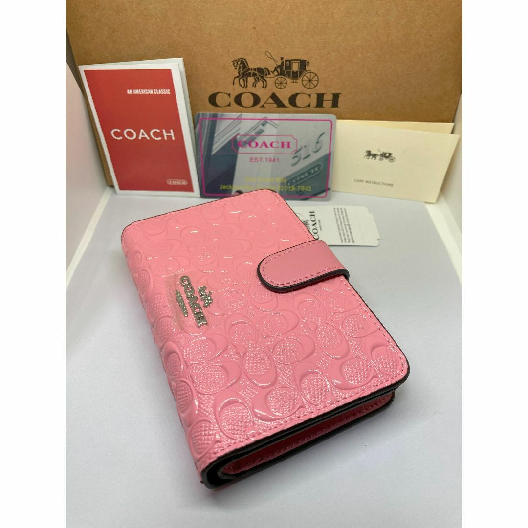 COACH(コーチ)のCOACH　コーチ　F25937　二つ折り財布　デボスド　パテントレザー　ペダル レディースのファッション小物(財布)の商品写真