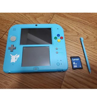 ニンテンドー2DS(ニンテンドー2DS)のニンテンドー2DS ポケットモンスター サン・ムーン ライトブルー(携帯用ゲーム機本体)