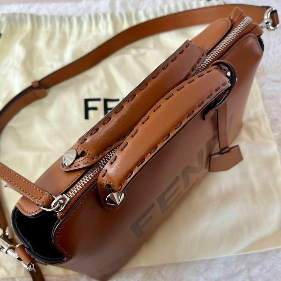 FENDI(フェンディ)のFENDI バイザウェイ レザー 2way ショルダーバッグ　ハンド　コンパクト レディースのバッグ(ボストンバッグ)の商品写真