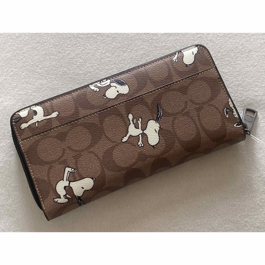 COACH(コーチ)の新品　COACH 長財布　シグネチャー　SNOOPY スヌーピー レディースのファッション小物(財布)の商品写真