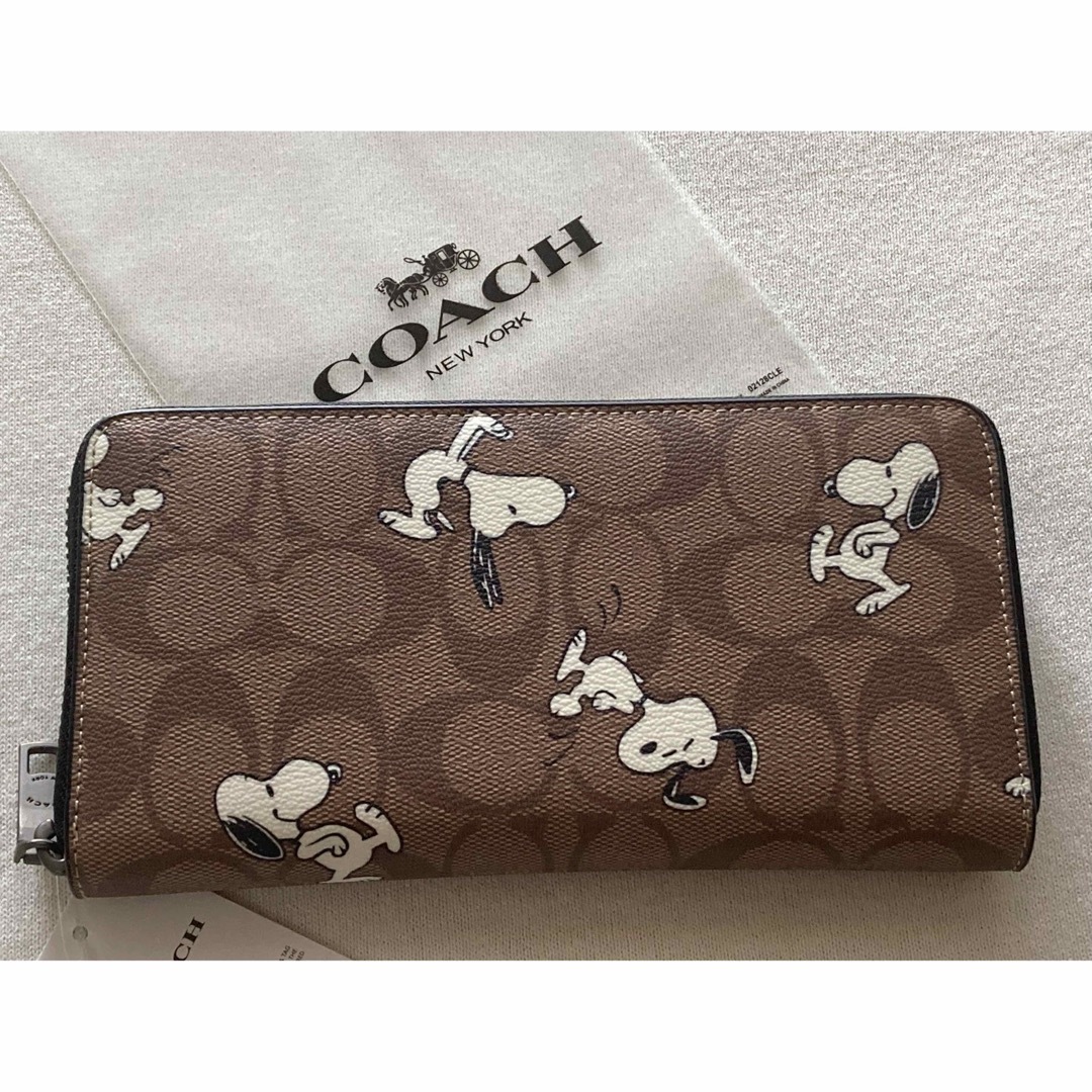 COACH(コーチ)の新品　COACH 長財布　シグネチャー　SNOOPY スヌーピー レディースのファッション小物(財布)の商品写真