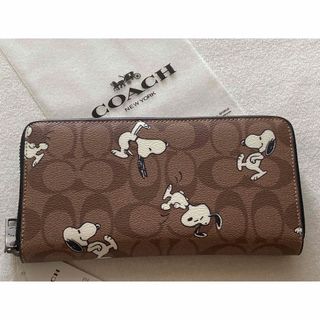 コーチ(COACH)の新品　COACH 長財布　シグネチャー　SNOOPY スヌーピー(財布)