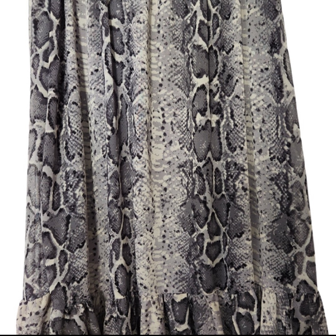 JEANASIS(ジーナシス)のJENASIS ロングスカート　パイソン柄 レディースのスカート(ロングスカート)の商品写真