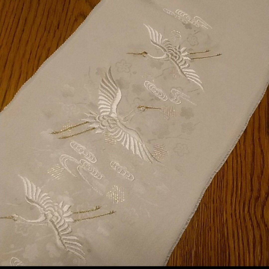 半襟　正絹　白　刺繍 レディースの水着/浴衣(和装小物)の商品写真