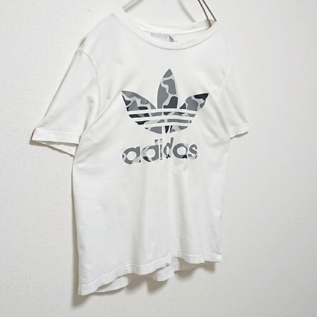 adidas(アディダス)のアディダス フロント カモフラ トレフォイル ロゴ ホワイト 半袖 Tシャツ メンズのトップス(Tシャツ/カットソー(半袖/袖なし))の商品写真