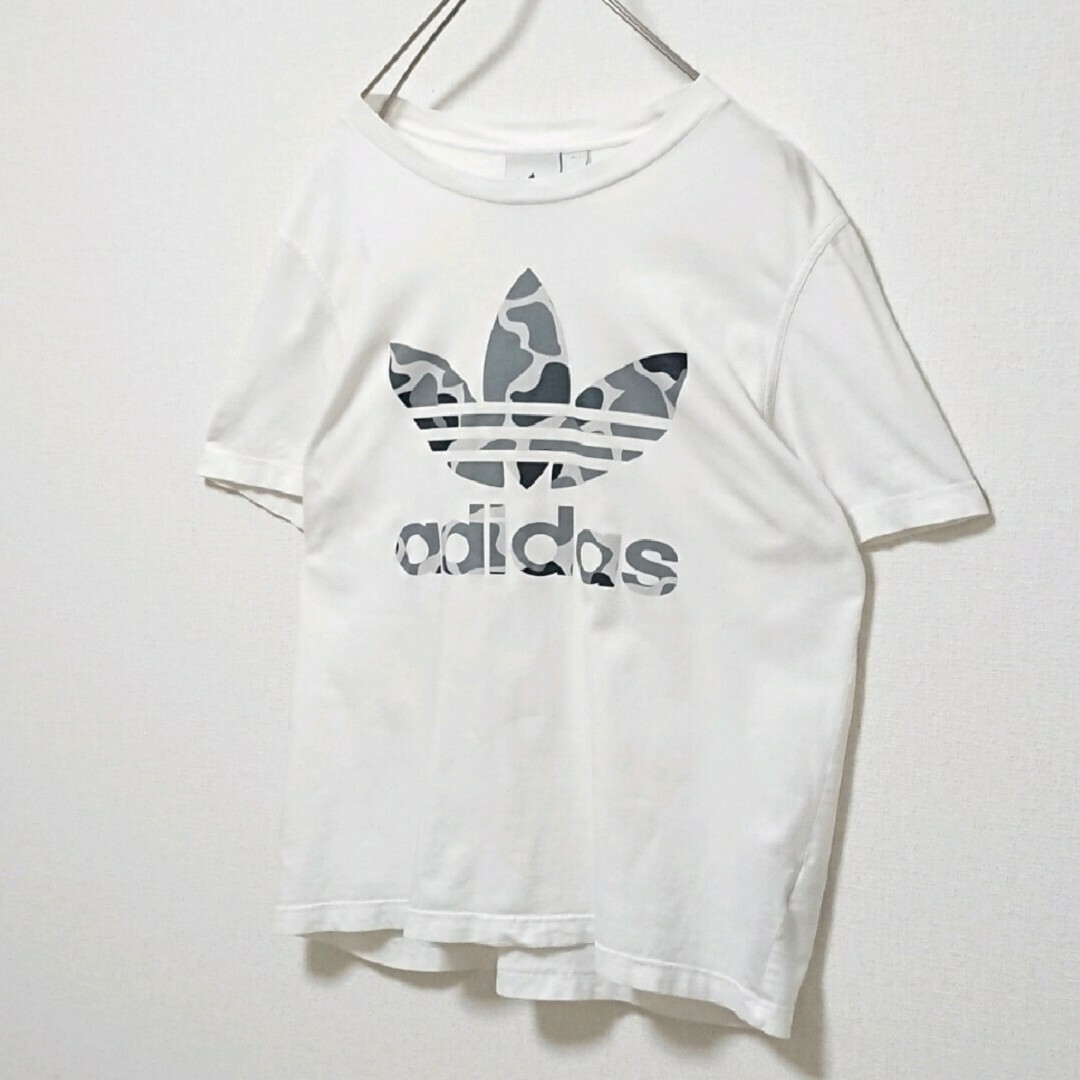 adidas(アディダス)のアディダス フロント カモフラ トレフォイル ロゴ ホワイト 半袖 Tシャツ メンズのトップス(Tシャツ/カットソー(半袖/袖なし))の商品写真