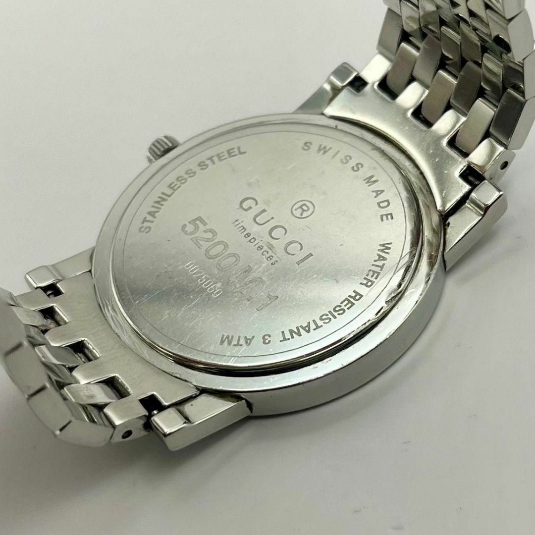 Gucci(グッチ)のグッチ ビンテージ 腕時計　5200M クォーツ　日付カレンダー　シルバー メンズの時計(金属ベルト)の商品写真