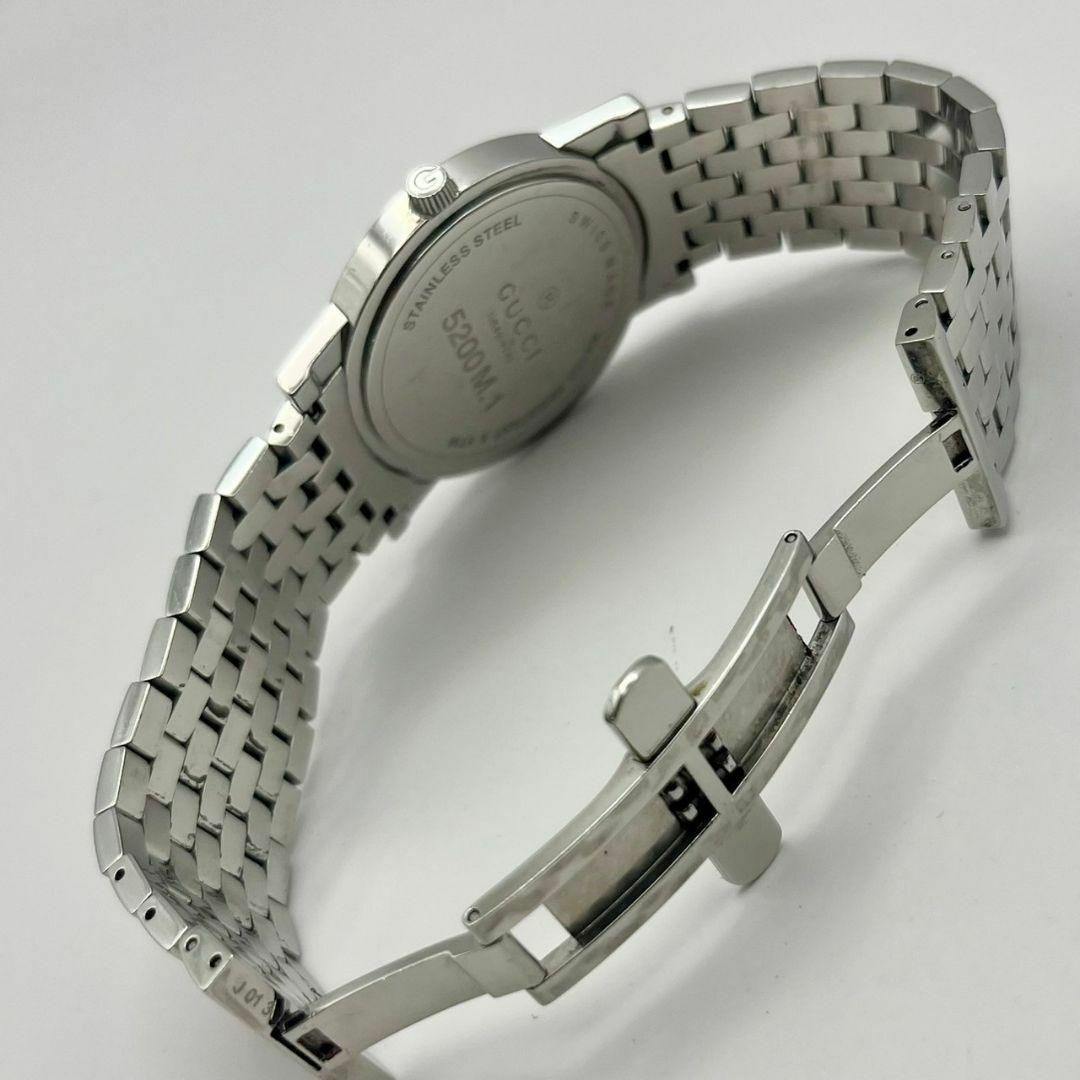 Gucci(グッチ)のグッチ ビンテージ 腕時計　5200M クォーツ　日付カレンダー　シルバー メンズの時計(金属ベルト)の商品写真