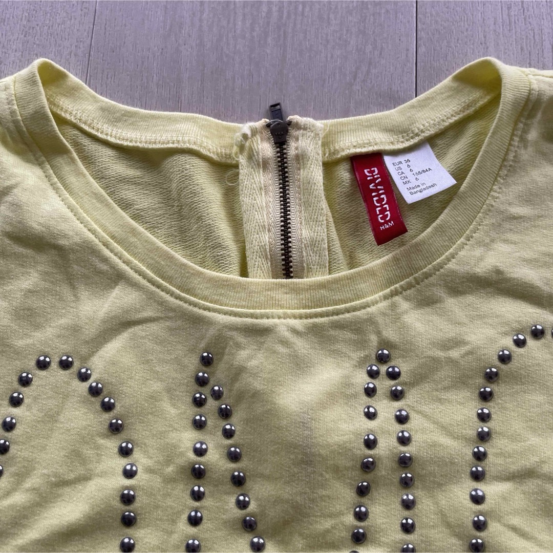 H&M(エイチアンドエム)の◎ H&M  おしゃれなスタッズノースリーブ　M〜L レディースのトップス(Tシャツ(半袖/袖なし))の商品写真