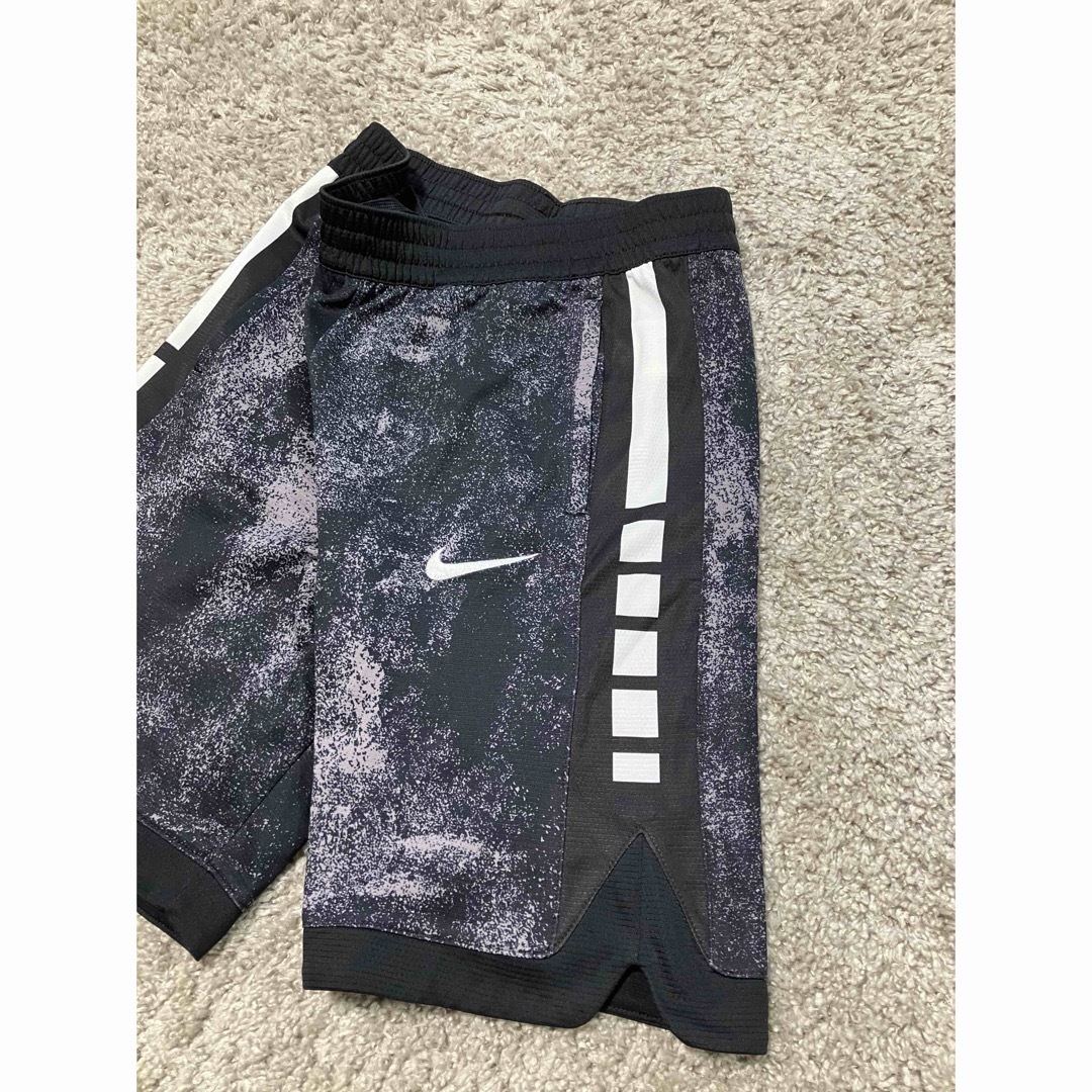 NIKE(ナイキ)のNIKE  ナイキ　ハーフパンツ　ジュニア　L  キッズ/ベビー/マタニティのキッズ服男の子用(90cm~)(パンツ/スパッツ)の商品写真