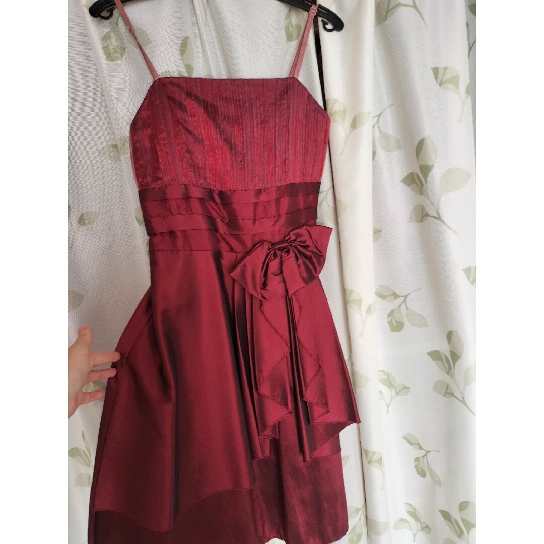 パーティードレス　Мサイズ　赤　レディース　ワインレッド　膝丈 レディースのフォーマル/ドレス(ミディアムドレス)の商品写真