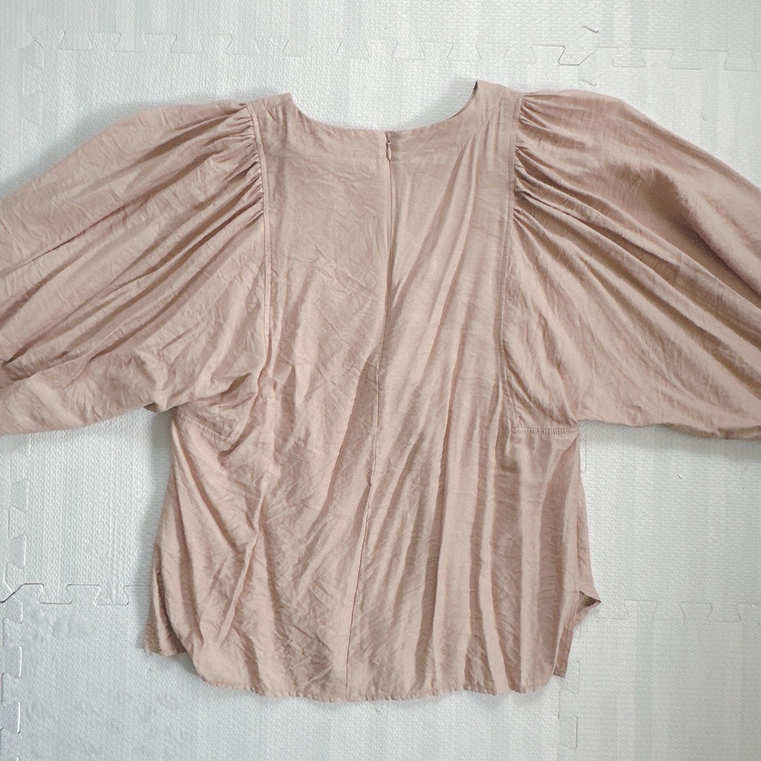 Aim(エイム)のamiur airy soft blouse レディースのトップス(シャツ/ブラウス(長袖/七分))の商品写真