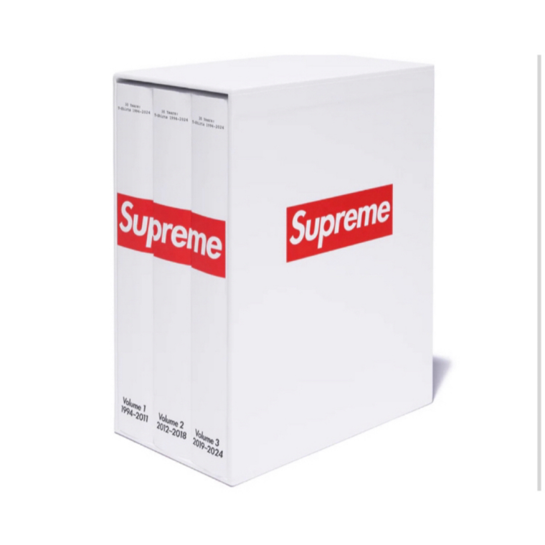 Supreme 30 Years T-Shirts 1994-2024 Book メンズのファッション小物(その他)の商品写真