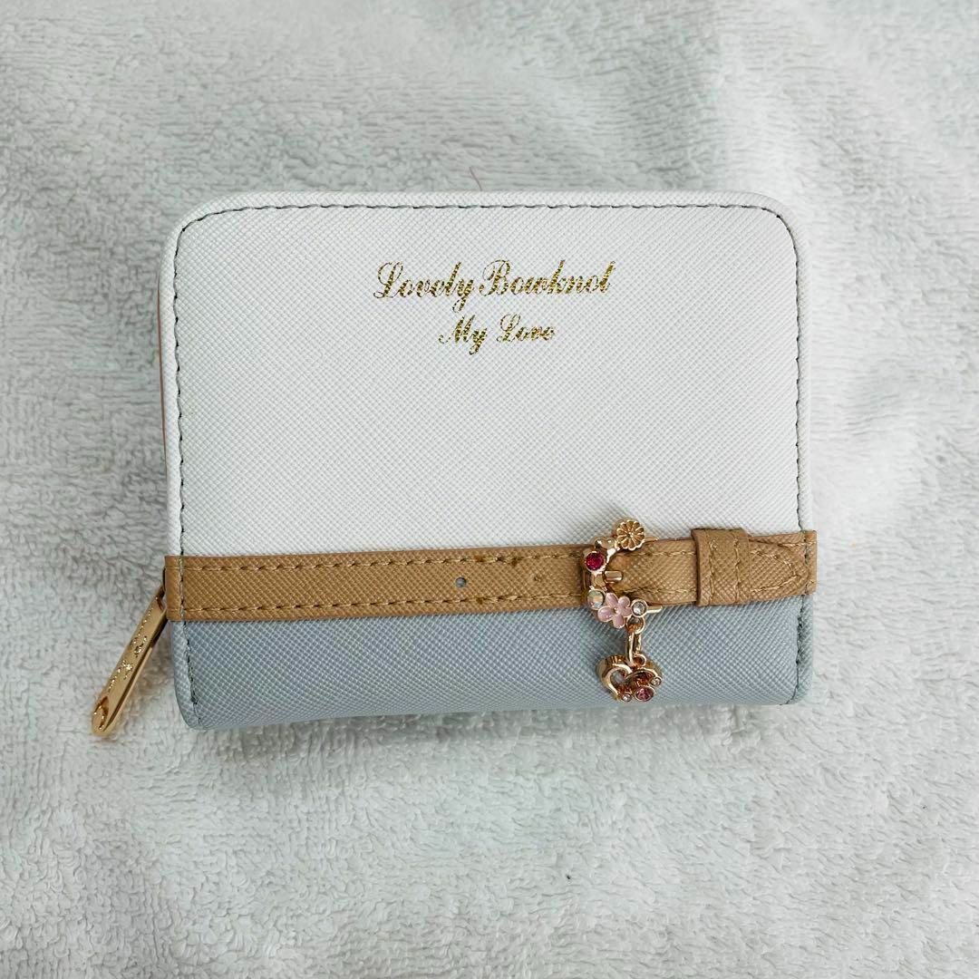 レザー二つ折り財布（ブルーラウンドファスナーカードケース　チャーム　ツートン レディースのファッション小物(財布)の商品写真