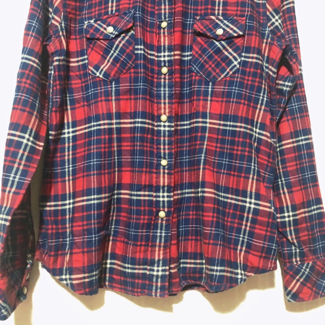Right-on(ライトオン)のシャツ　ネイビー　チェック　赤　紺　綿　暖かい　可愛い　美品　普段着にぴったり レディースのトップス(シャツ/ブラウス(長袖/七分))の商品写真