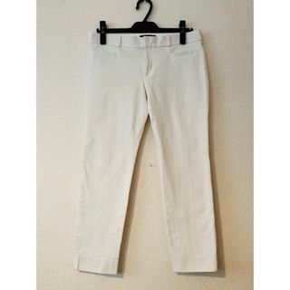 バナナリパブリック(Banana Republic)の★美品★レディースBANANA REPUBLIC Sloan パンツ6号ホワイト(カジュアルパンツ)