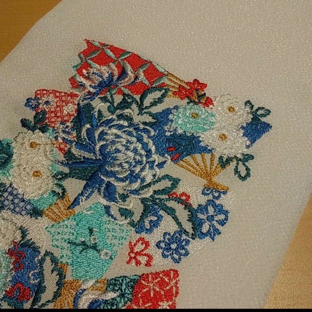 半襟　刺繍　白 レディースの水着/浴衣(和装小物)の商品写真