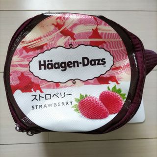 ハーゲンダッツ(Haagen-Dazs)の【キラキラ様専用】ハーゲンダッツ　保冷バッグ　ストロベリー(ノベルティグッズ)