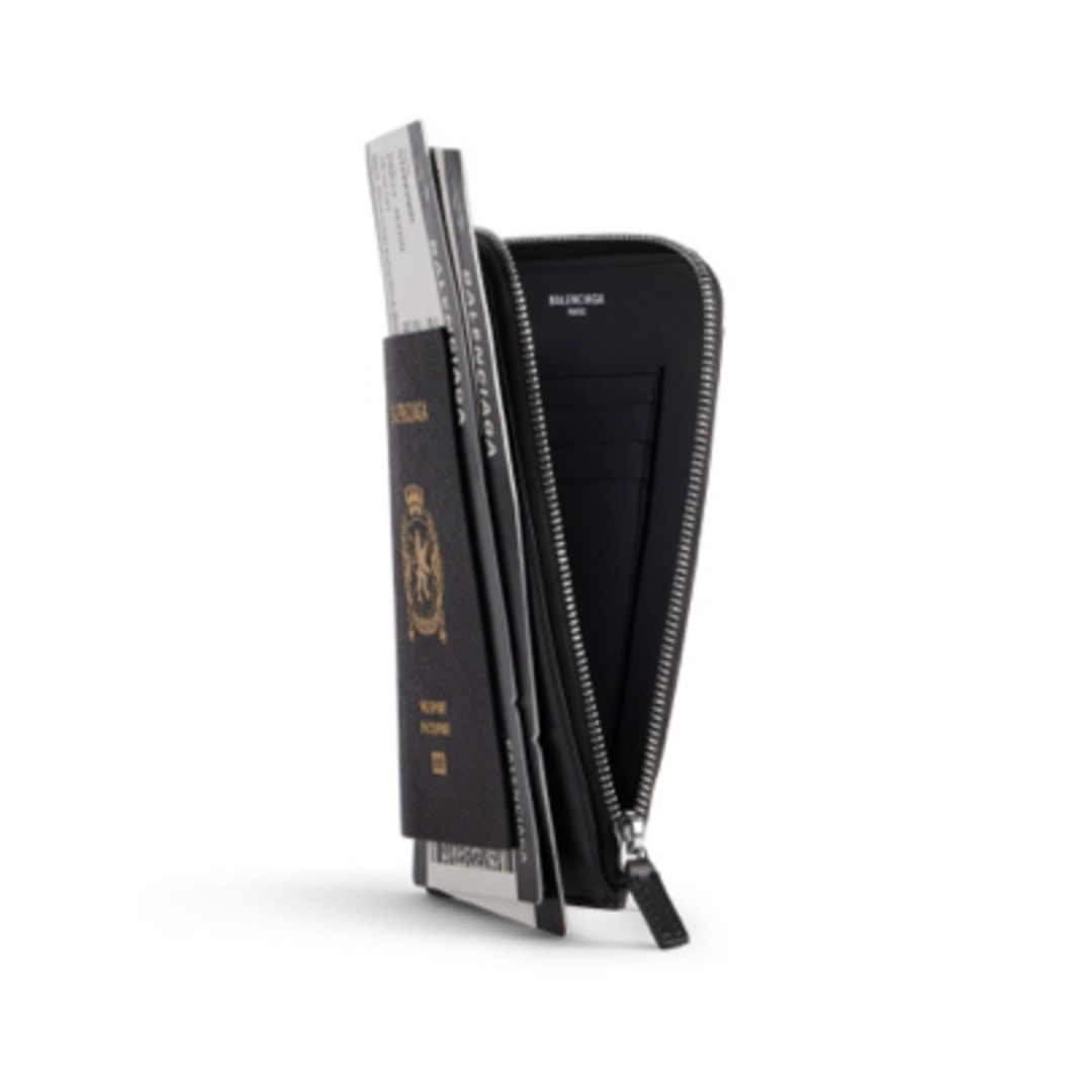 Balenciaga(バレンシアガ)の専用 BALENCIAGA 新品 本物 完売 パスポート フォンホルダー メンズのバッグ(その他)の商品写真