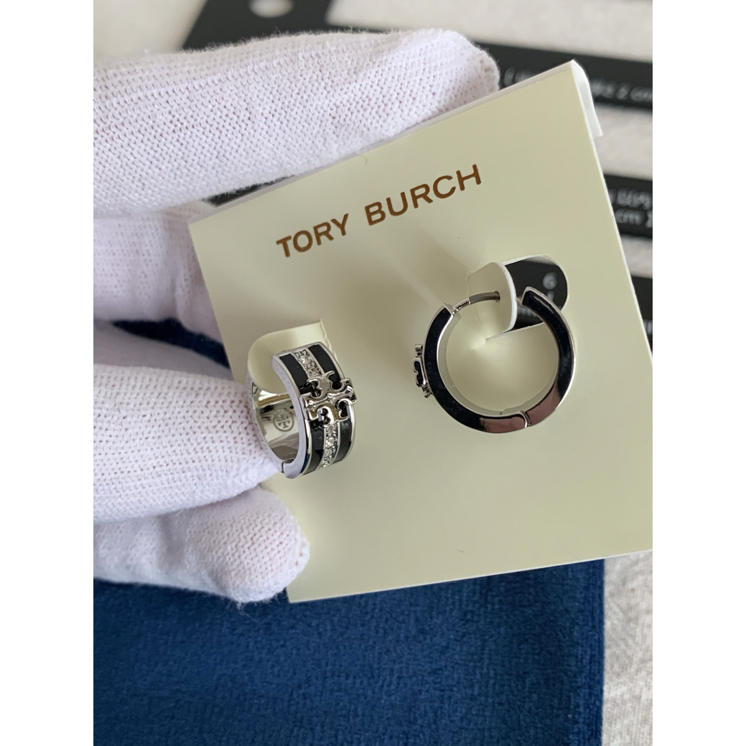Tory Burch(トリーバーチ)のTBP114S2Tory Burch  トリーバーチ　新作　フープ　ピアス レディースのアクセサリー(ピアス)の商品写真
