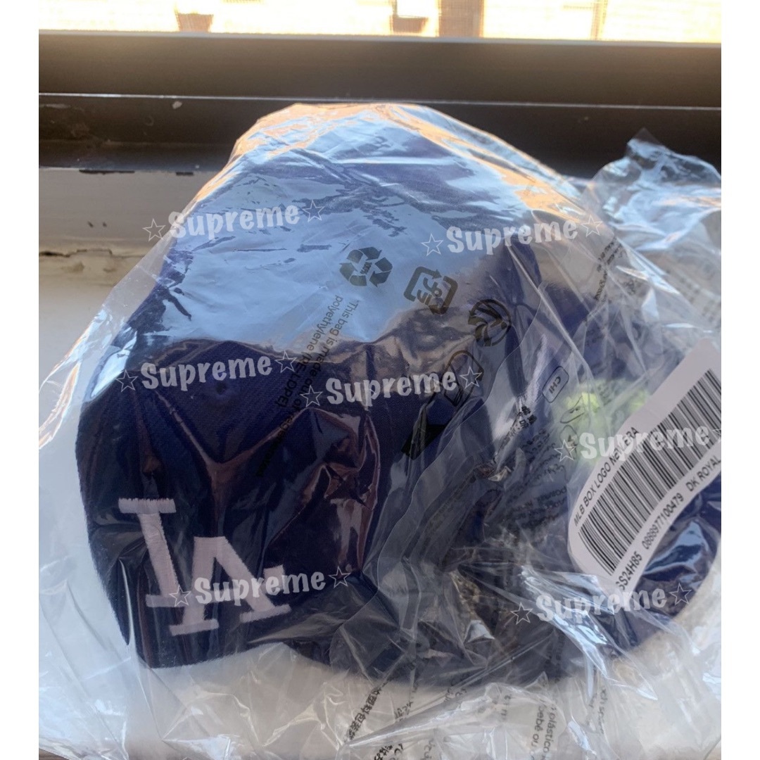 Supreme(シュプリーム)のSupreme New Era Box Logo MLB Dodgers 1/2 メンズの帽子(キャップ)の商品写真