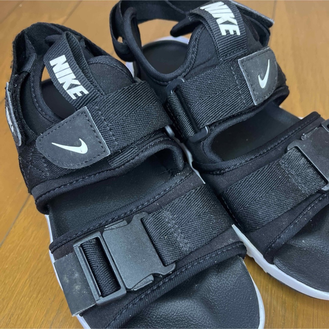 NIKE(ナイキ)のNIKE CANYON ナイキ キャニオン サンダル ブラック 22cm レディースの靴/シューズ(サンダル)の商品写真