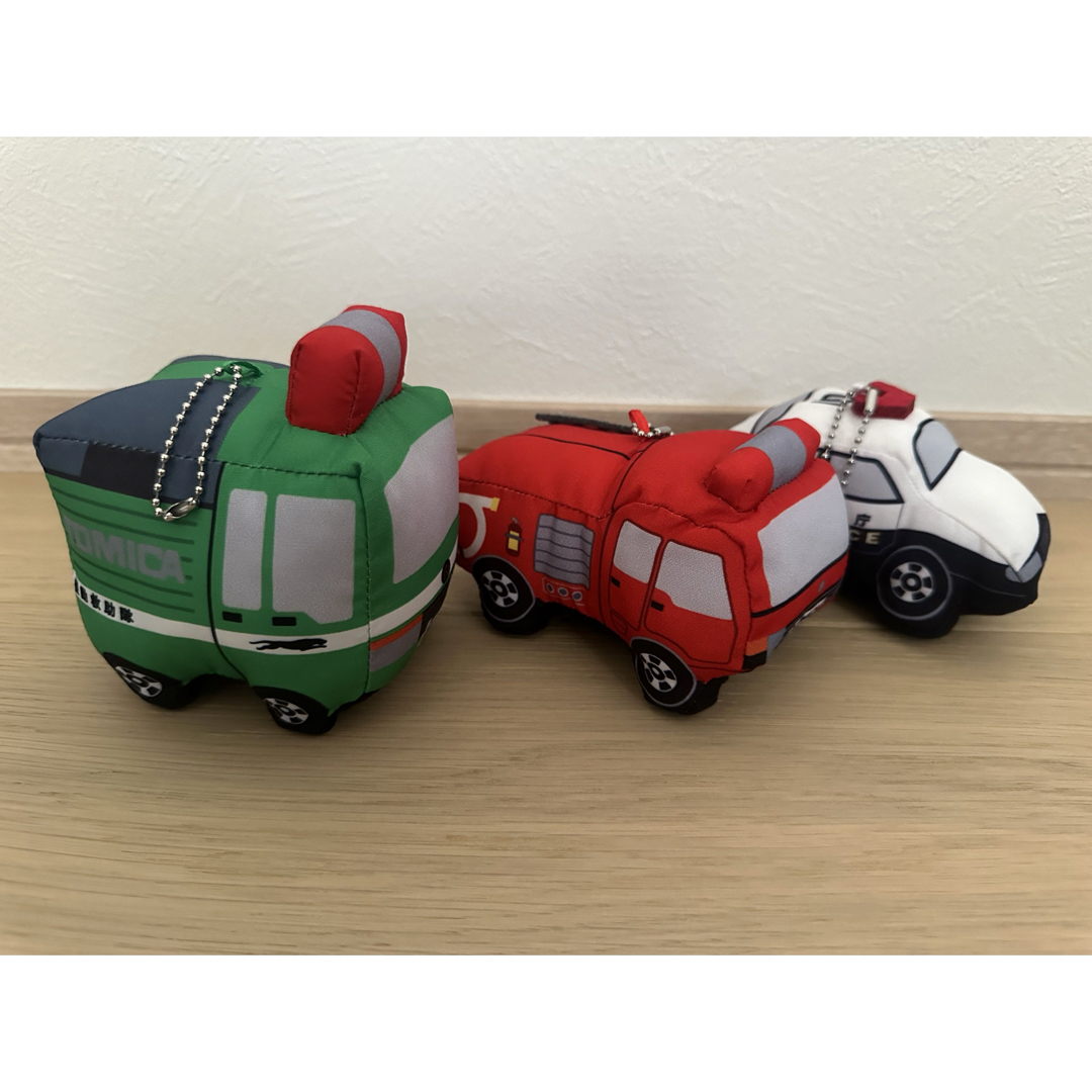 Takara Tomy(タカラトミー)の値下げ　トミカ 働く車のマスコットキーホルダー セット  エンタメ/ホビーのおもちゃ/ぬいぐるみ(キャラクターグッズ)の商品写真