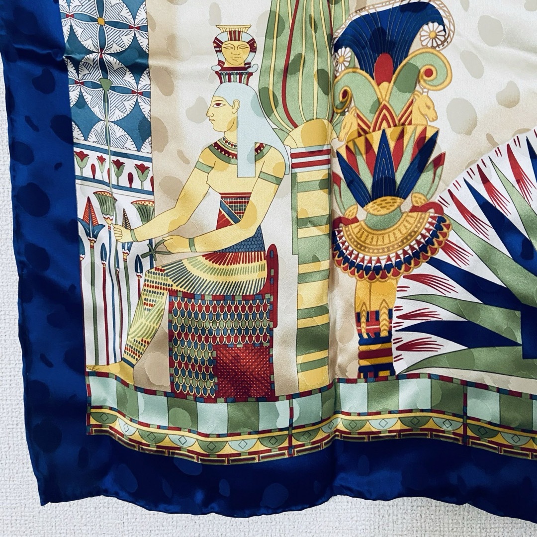 未使用 古代エジプト柄 ファラオ シルクスカーフ レディースのファッション小物(バンダナ/スカーフ)の商品写真