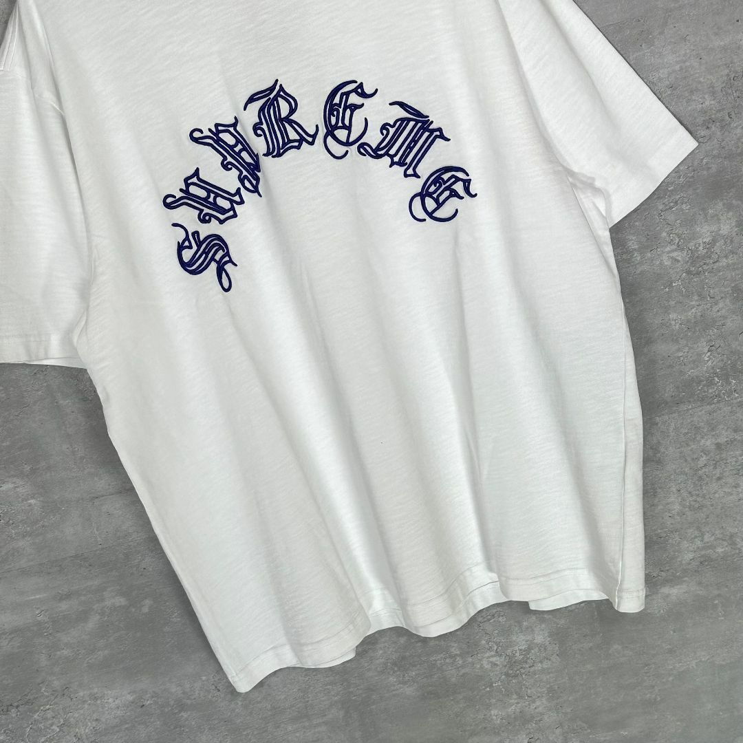 Supreme(シュプリーム)の『Supreme』シュプリーム (XL) ロゴTシャツ メンズのトップス(Tシャツ/カットソー(半袖/袖なし))の商品写真