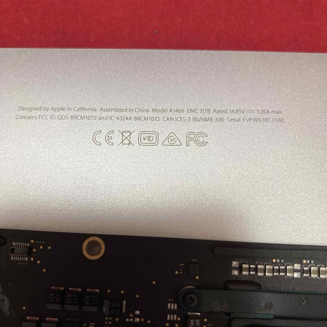 Apple(アップル)の2017MacBook Air 13インチi5 8GB マザーボード スマホ/家電/カメラのPC/タブレット(PCパーツ)の商品写真