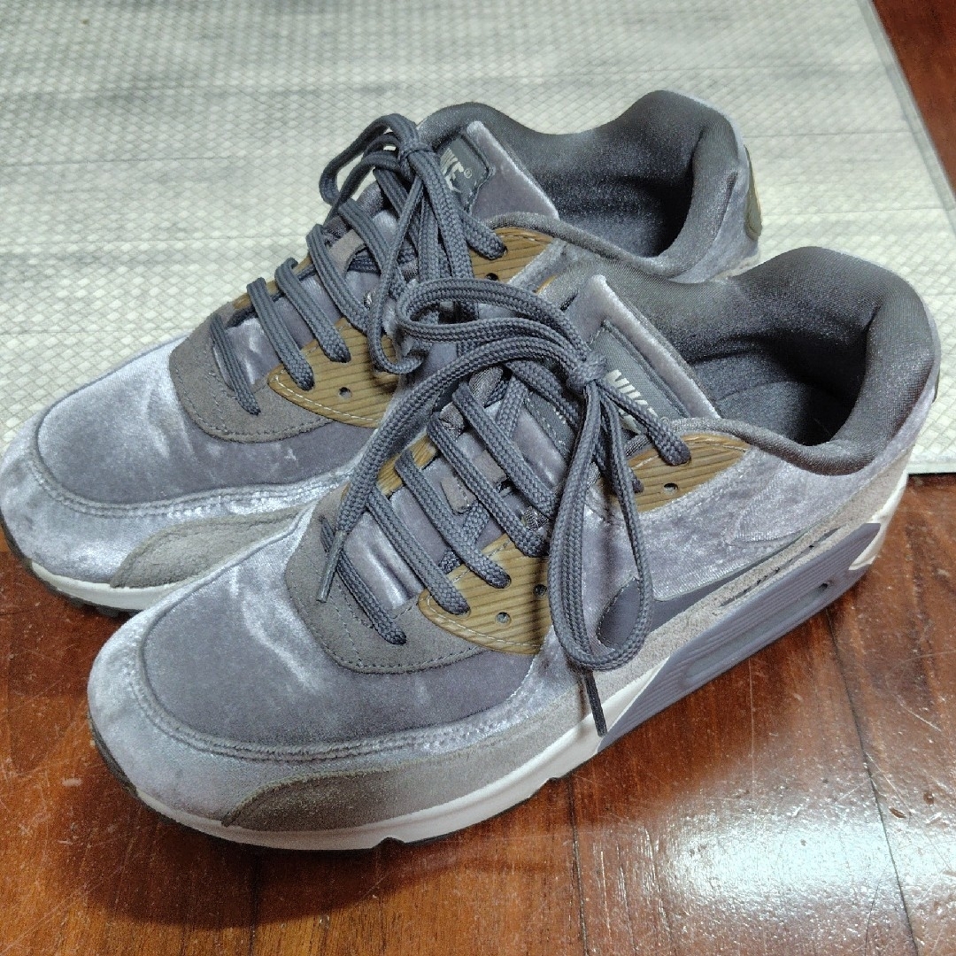 NIKE(ナイキ)のNIKE WMNS AIR MAX 90 LX レディースの靴/シューズ(スニーカー)の商品写真