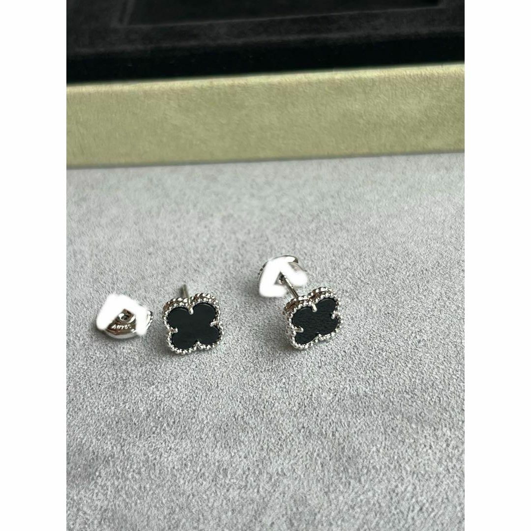 toshi1472様ご専用ホワイトゴールドオニキス　ミニ　ピアス　小振り　9mｍ レディースのアクセサリー(ピアス)の商品写真