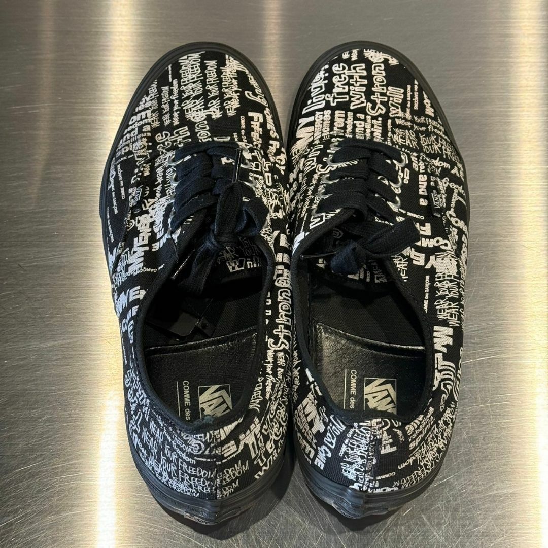 VANS(ヴァンズ)の『ヴァンズ × コムデギャルソン』(28cm) オーセンティックスニーカー メンズの靴/シューズ(スニーカー)の商品写真