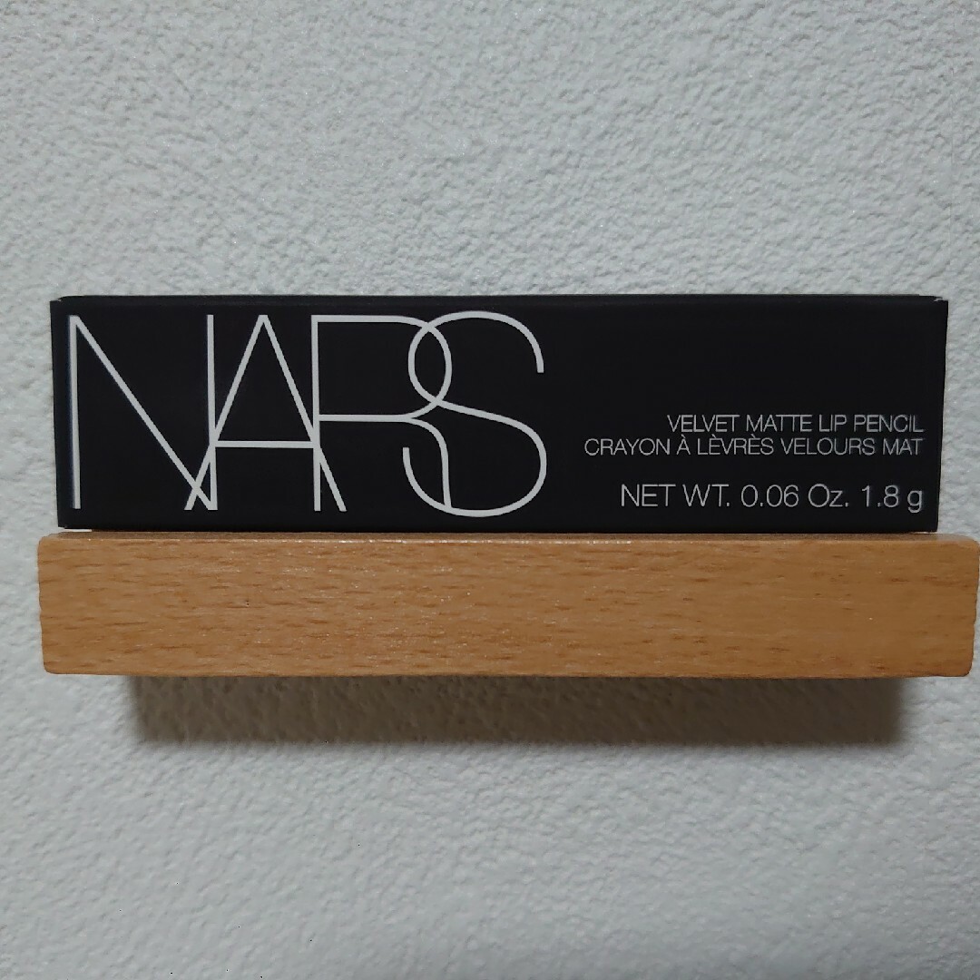 NARS(ナーズ)のNARSベルベットマットリップペンシル2496ローズブラウン（ミニサイズ） コスメ/美容のベースメイク/化粧品(口紅)の商品写真