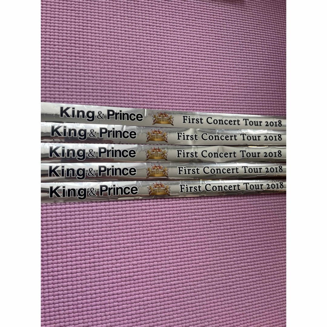 King & Prince キンプリ1st tour 2018 銀テープフル1本 エンタメ/ホビーのタレントグッズ(アイドルグッズ)の商品写真