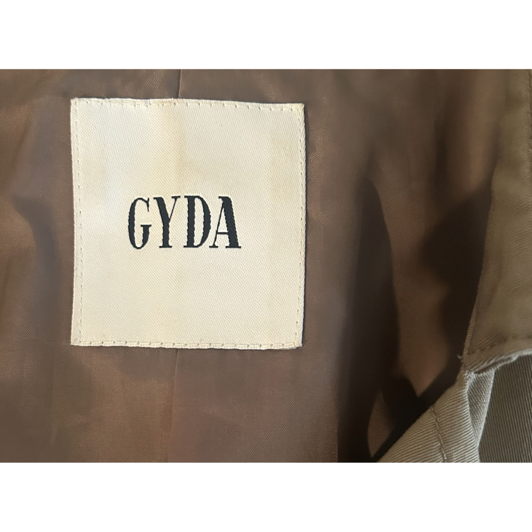 GYDA(ジェイダ)の美品　GYDA 美シルエット ベルト付きトレンチコート レディースのジャケット/アウター(トレンチコート)の商品写真