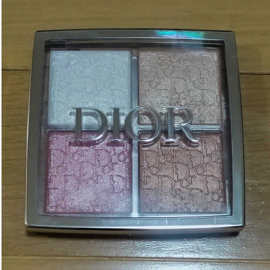 Dior(ディオール)のDIOR バックステージフェイスグロウパレット 001 コスメ/美容のベースメイク/化粧品(フェイスカラー)の商品写真