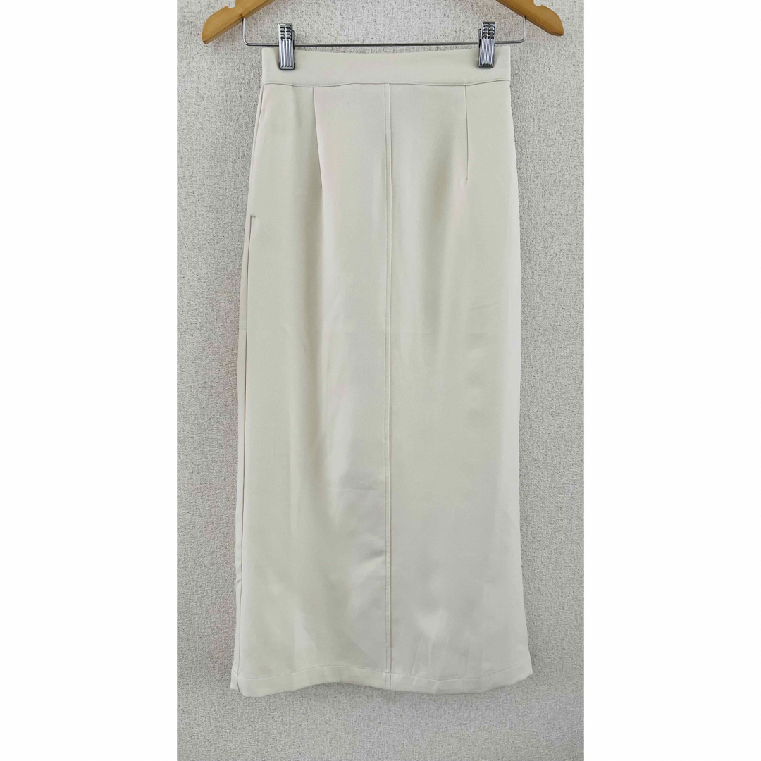 【美品】NEUNA ウエストゴムポケット付きセミタイトロングスカート レディースのスカート(ロングスカート)の商品写真