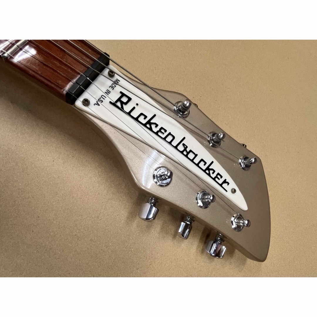 Rickenbacker(リッケンバッカー)の【希少】Rickenbacker 330【限定カラー】 楽器のギター(エレキギター)の商品写真
