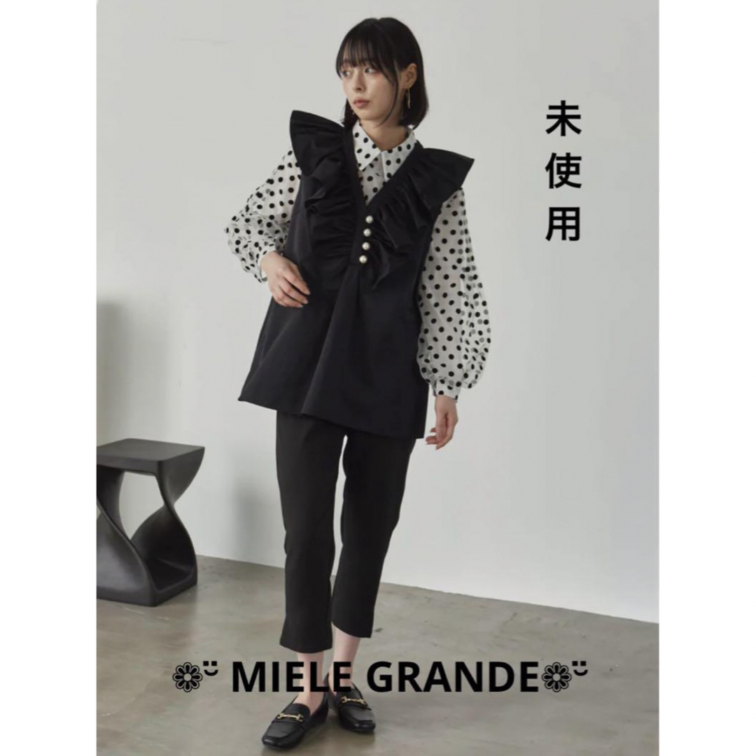 MIELE GRANDE パール ノースリーブ フリル チュニック　ブラック レディースのトップス(チュニック)の商品写真