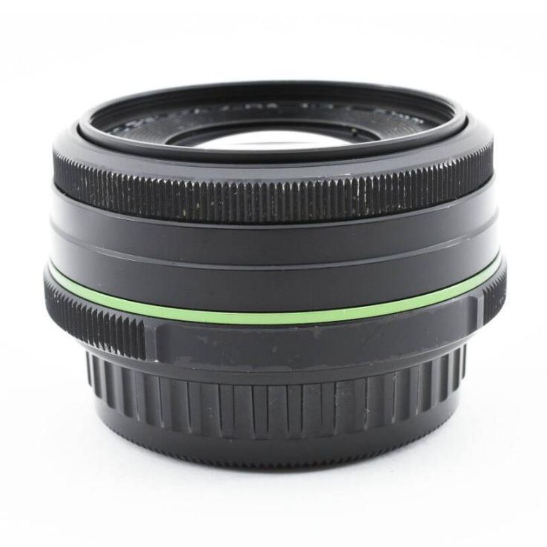 PENTAX(ペンタックス)の★ ペンタックス SMC PENTAX-DA 70mm F2.4 Limited スマホ/家電/カメラのカメラ(レンズ(単焦点))の商品写真
