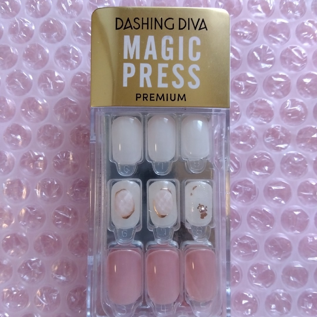 DASHING DIVA(ダッシングディバ)のDASHING DIVA ダッシングディバ マジックプレス コスメ/美容のネイル(つけ爪/ネイルチップ)の商品写真