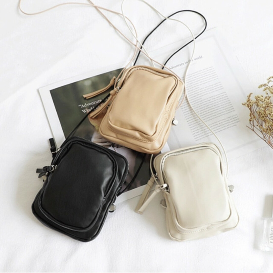 スクエア ダブル ポケット ミニショルダー 白 ホワイト  韓国 海外 美品 レディースのバッグ(ショルダーバッグ)の商品写真