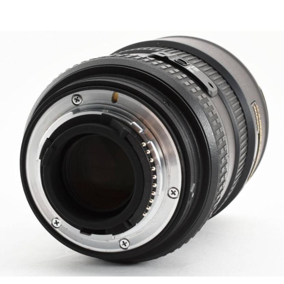 Nikon(ニコン)の★ ニコン AF-S DX NIKKOR 17-55mm f2.8G IF ED スマホ/家電/カメラのカメラ(レンズ(ズーム))の商品写真