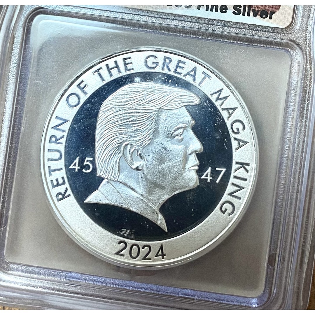 鑑定済☆2024 トランプ 大統領 MAGA KING コイン 銀貨 1oz  エンタメ/ホビーの美術品/アンティーク(貨幣)の商品写真